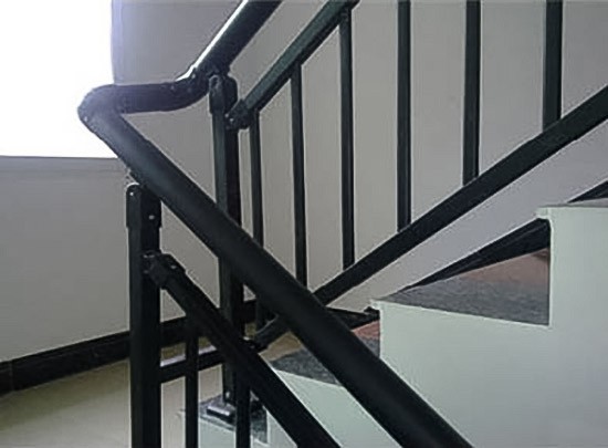 樓（lóu）梯扶手